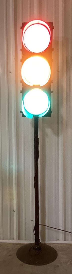 Original Stop Light & Pole (1 of 3)