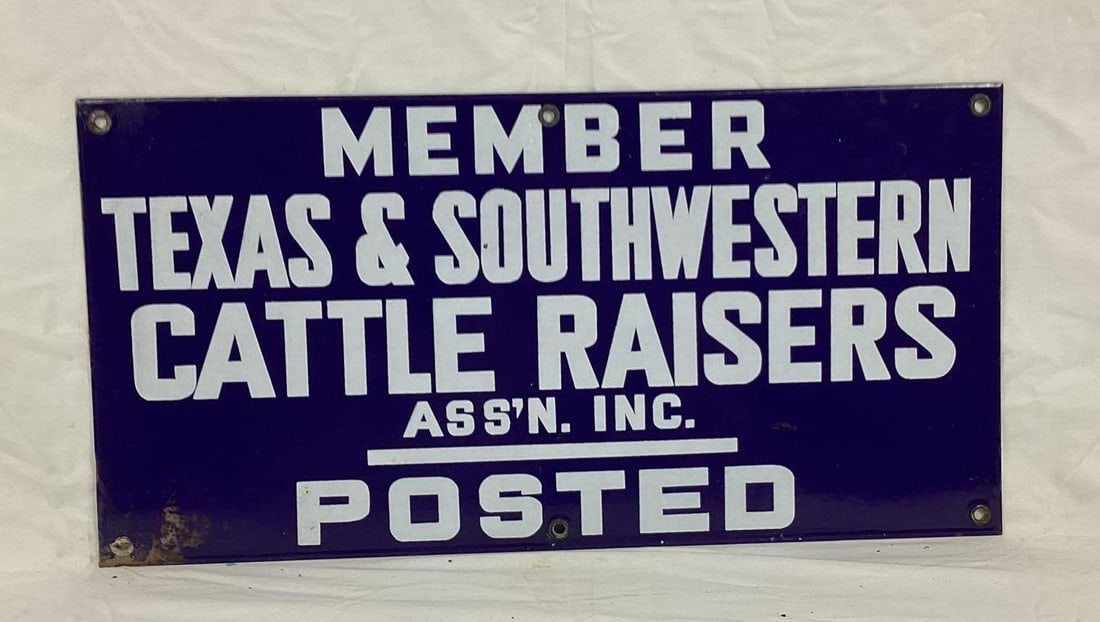Texas Cattle Member Porcelain Sign. (1 of 2)
