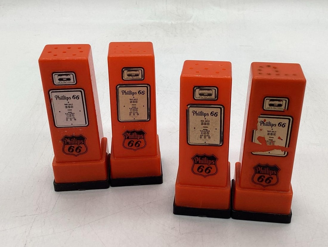 Two Sets Phillips 66 Gas Pump Salt and Pepper Shakers KS and NE (1 of 6)