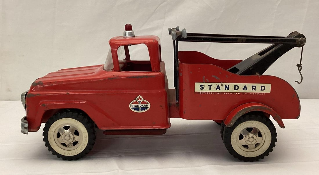 Tonka Toy Wrecker Branded w/ Standard Oil: Tonka Toy Wrecker Branded w/ Standard Oil. Measures 13 x 6 x 6