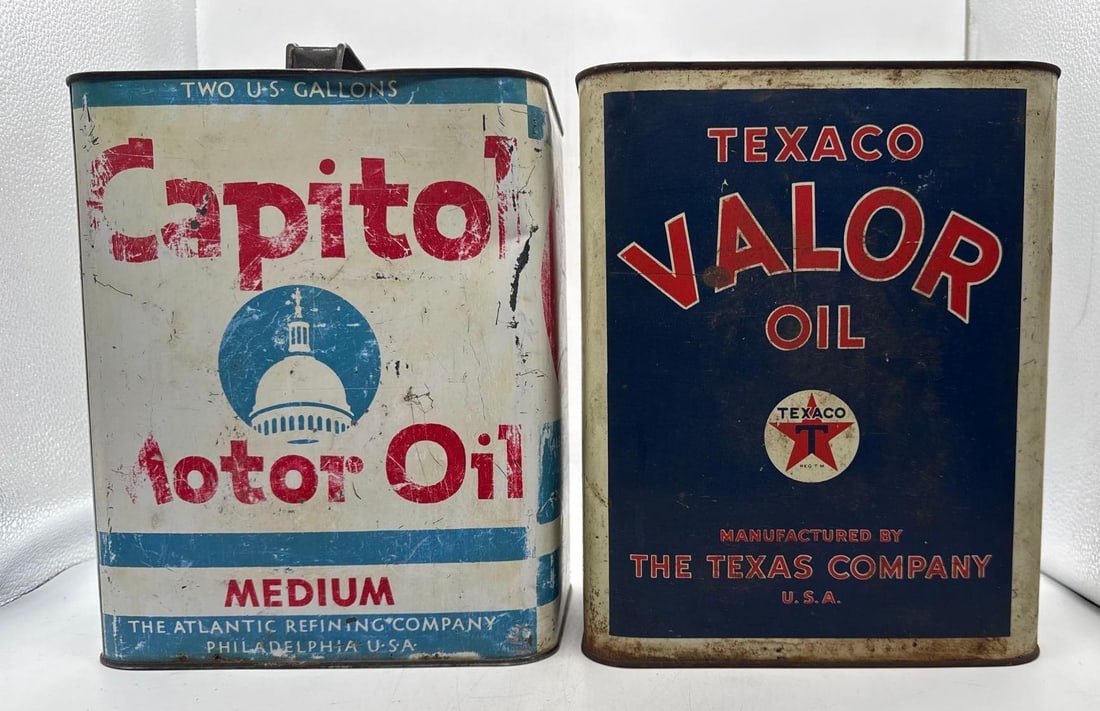 Capital and Texaco Valor Two Gallon Oil Cans (1 of 6)