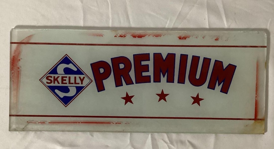 Skelly Premium Gas Pump Advertising Glass: Skelly Premium Gas Pump Advertising Glass
