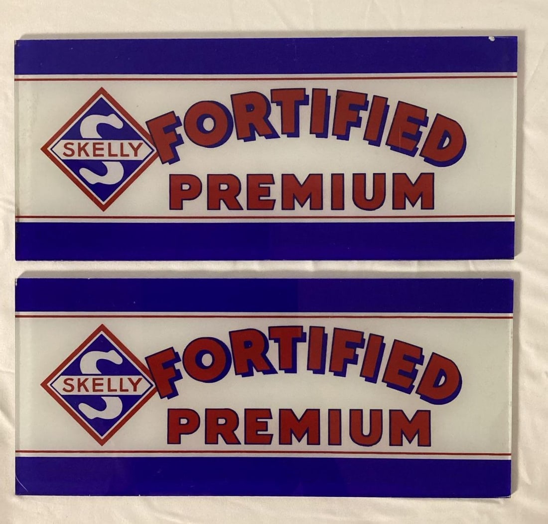 Two Skelly Fortified Premium Gas Pump Advertising Glass: Two Skelly Fortified Premium Gas Pump Advertising Glass
