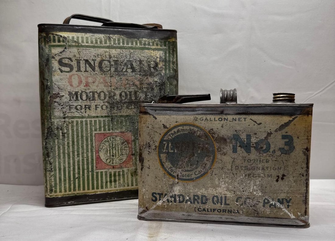 1920's Sinclair One Gallone & Standard Zerolene 1/2 Gallon Oil Cans (1 of 13)