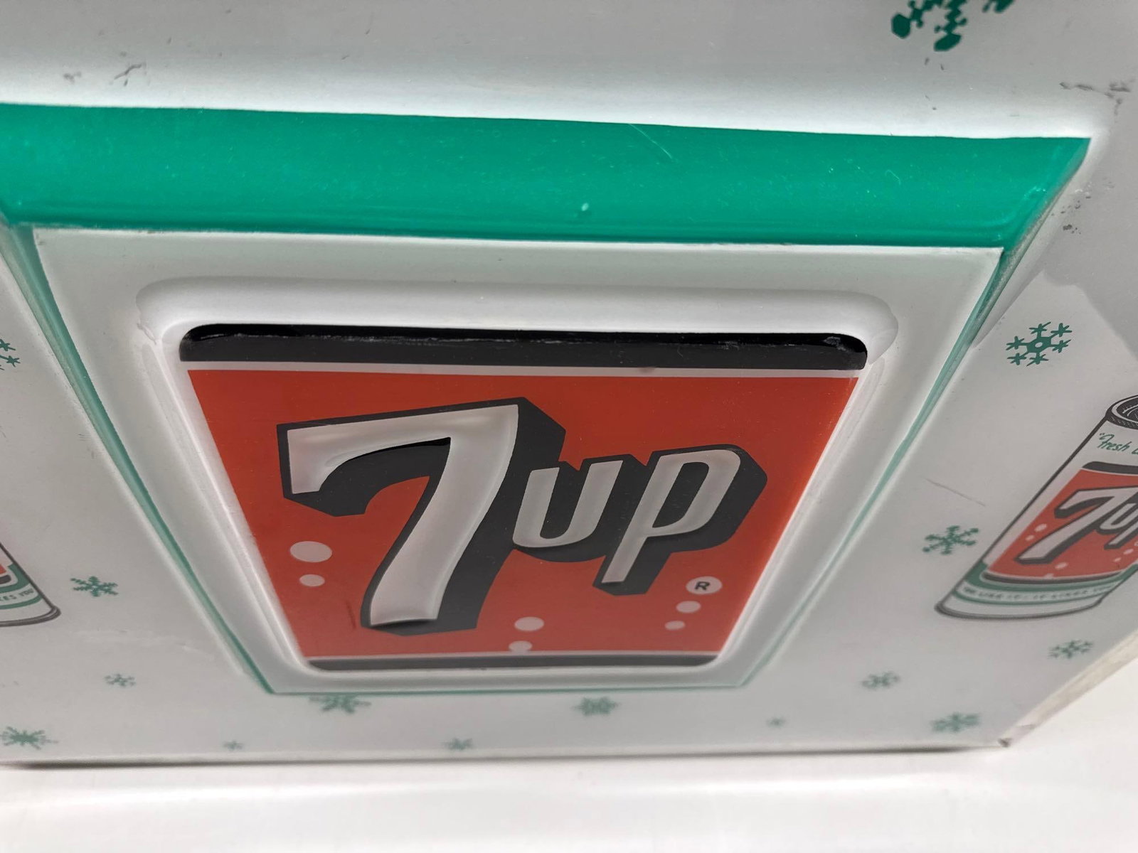 7up Embossed Lexan Lighted Sign w/ Two Cans - 4