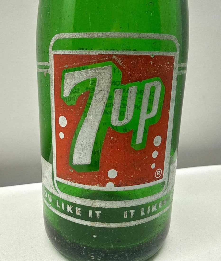 Art Deco 7up Soda Bottle Austin, Texas - 2