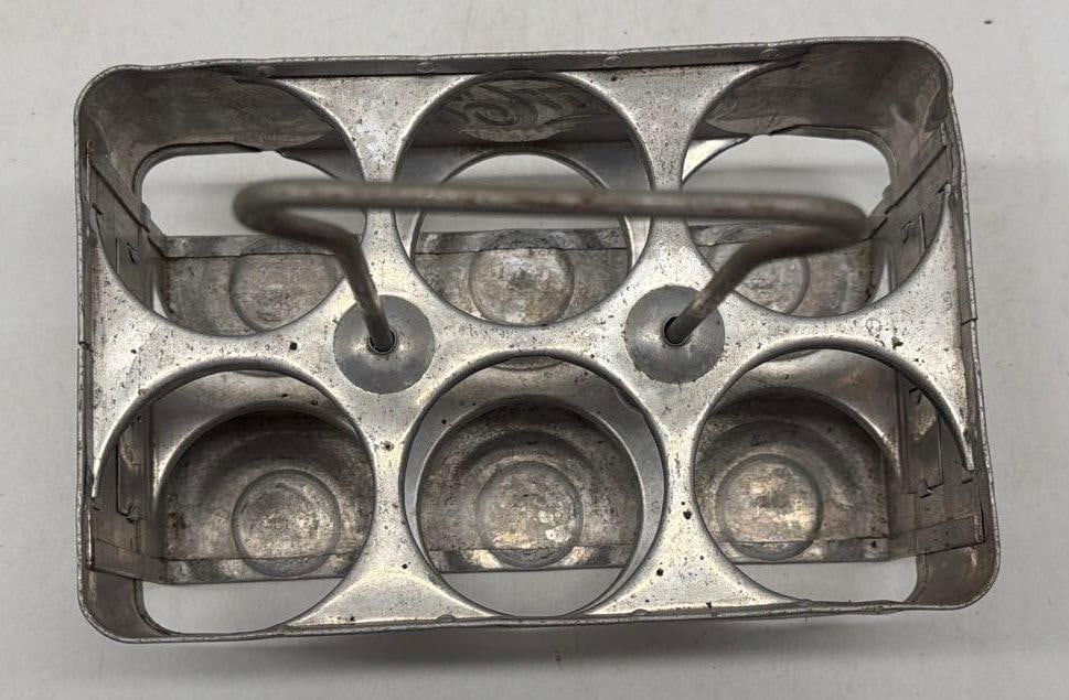 Early Coca-Cola Aluminum Six Pack Carrier - 5