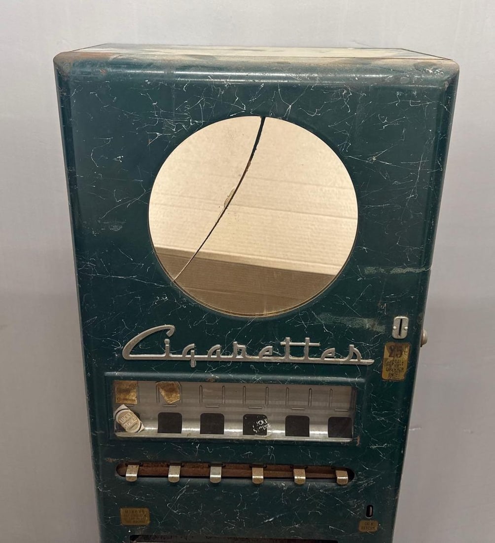 Art Deco Cigarettes Coin Operated Machine - 2