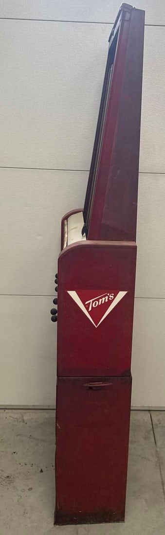1950's Tom's Snack Vending Machine - 2