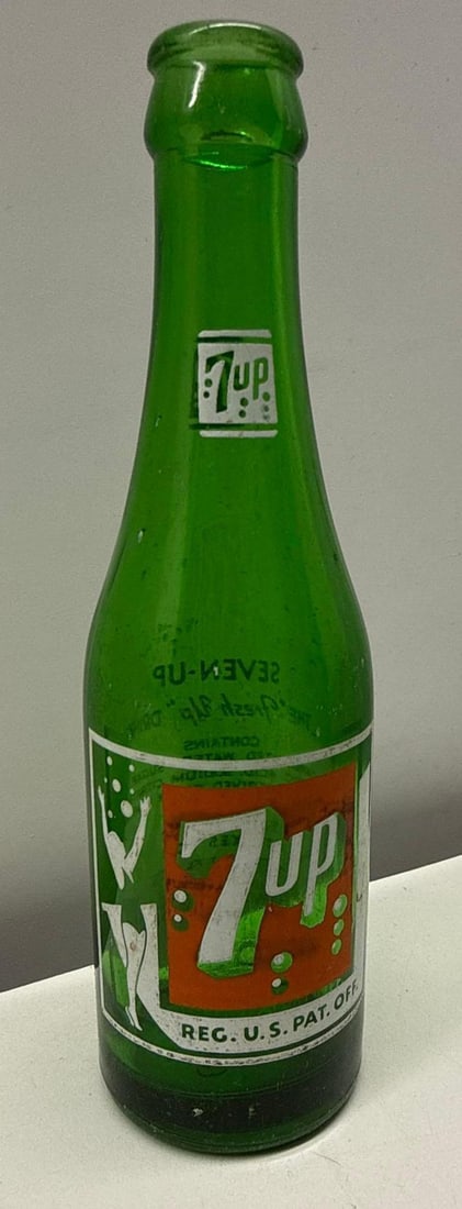Art Deco 7up 7oz Bottle Independence, KS: Art Deco 7up 7oz Bottle Independence, KS