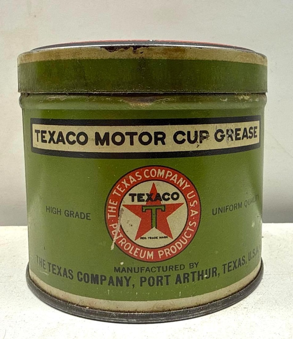 1920's Texaco Motor Cup Grease One Pound Can: Texaco Motor Cup grease one pound can.? ?Features early Texaco "Port Arthur" star logo on two sides and lid.? Dates to the 1920's and presents with nice color and light wear.