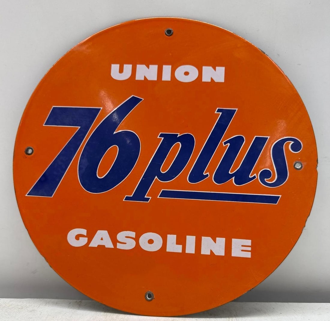 Union 7600 Plus Porcelain Gas Pump Sign (1 of 2)