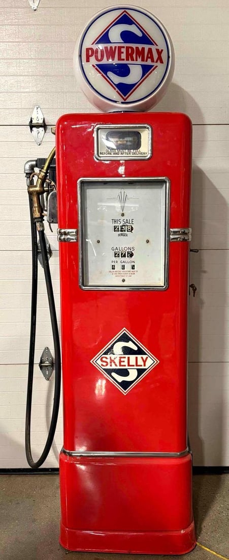 Bowser Model 575 Gasoline Pump w/ Original Skelly Powermax Globe (1 of 14)