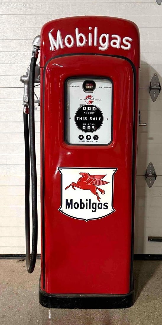 Martin & Schwartz Model 80 "Mobilgas" Script Top Gasoline Pump (1 of 9)