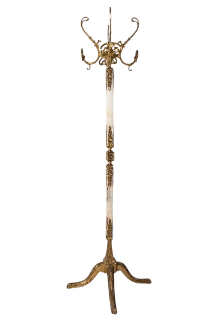 Early 20th Century Italian Ornate Antique Brass & Onyx Square Marble Coat Hat Rack Hall Tree Stand: This exquisite Italian antique hall tree stand showcases ornate brass craftsmanship paired with a luxurious onyx marble base, embodying timeless elegance and sophistication. Designed to hold coats, ha
