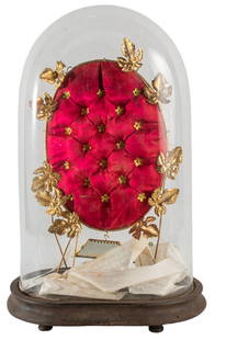 19th Century Antique French De Mariee Bridal Wedding Globe Tiara Ormolu Cloche Dome: Step into the romance of the past with our 19th Century Antique French De Mariee Bridal Wedding Globe Cloche Dome. This exquisite piece captures the essence of vintage bridal elegance, featuring a