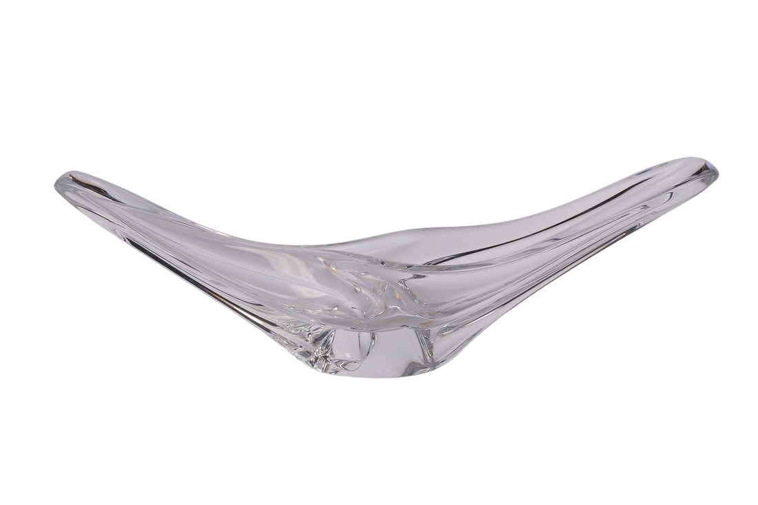 Mid Century Daum France Glass Freeform Centerpiece Bowl: Add a touch of French elegance to your decor with our Mid Century Daum France Glass Freeform Centerpiece Bowl. Crafted by renowned artisans, this exquisite piece showcases the iconic craftsmanship of