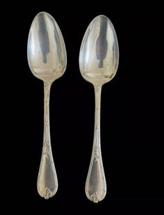 (Pair) 19th Century CHRISTOFLE Cutlery MARLY Flatware Ribbon Pattern Table Spoon Spoons 8 1/2": CHRISTOFLE Cutlery MARLY Flatware Ribbon Pattern Table Spoon Spoons 8 1/2"Add a touch of elegance to your dining experience with this set of two Christofle vintage ribbon pattern table spoons from the