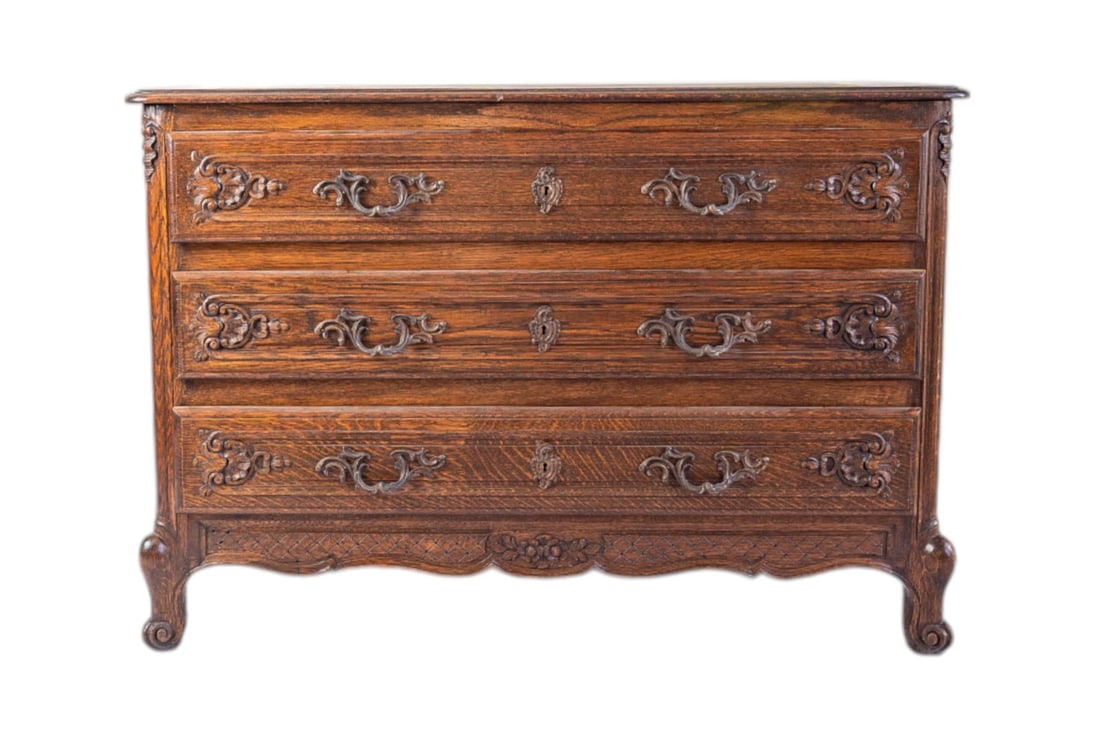Antique 19th Century Louis XV Style Oak Dresser Chest of Drawers Commode with Key: This Antique 19th Century Louis XV Style Oak Dresser Chest of Drawers (Commode) is a stunning example of classic French craftsmanship. Featuring a gracefully curved silhouette, ornate detailing, and e