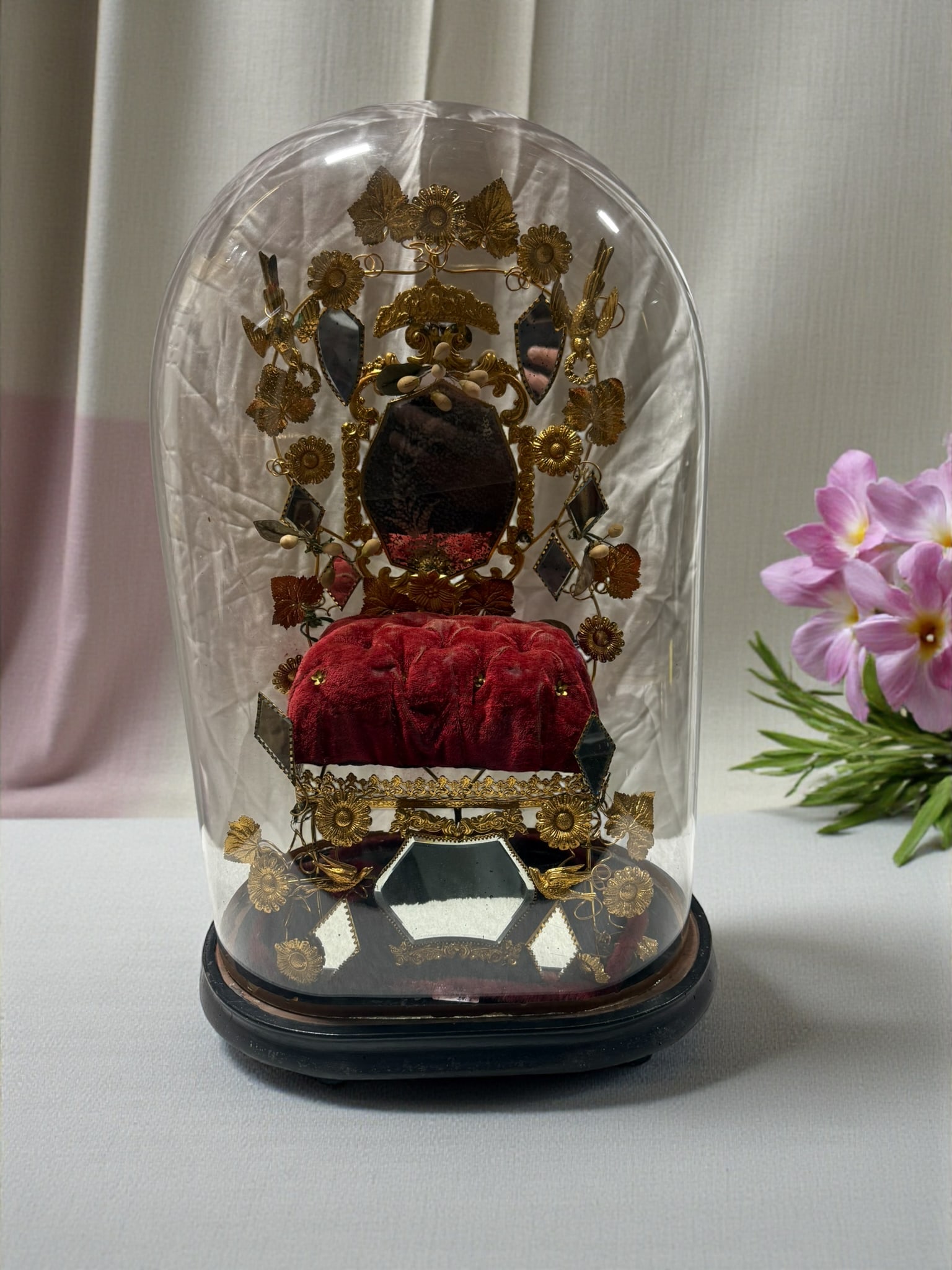 LARGE Napoleon III French Bridal Globe with Gilded Metal Ornaments Globe de Mari: This large Napoleon III French Bridal Globe (Globe de Mari?e) features exquisite gilded metal ornaments arranged under a clear glass dome, traditionally used to display marriage tokens in 19th-century