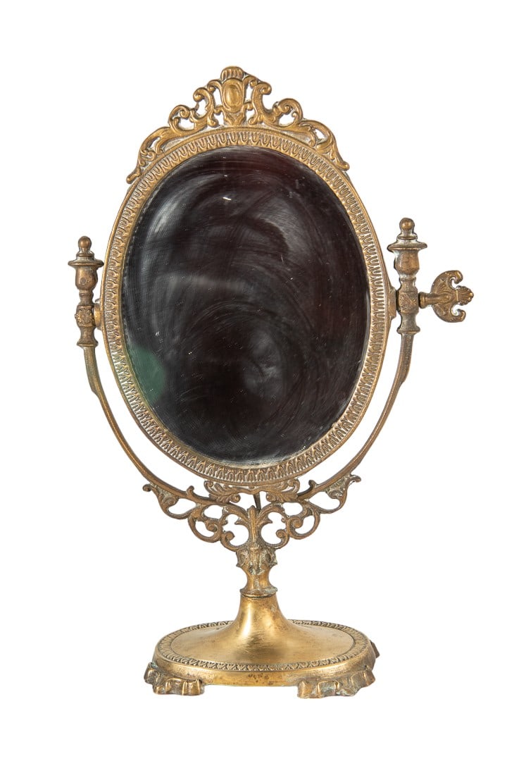 Original Antique Hollywood Regency Italian Brass Vanity Tabletop Mirror -1920c: Original Antique Hollywood Regency Italian Brass Tabletop Mirror. Crafted to epitomize sophistication, its lustrous brass frame exudes the opulence of Hollywood Regency style. Measuring at 4.0" base ?