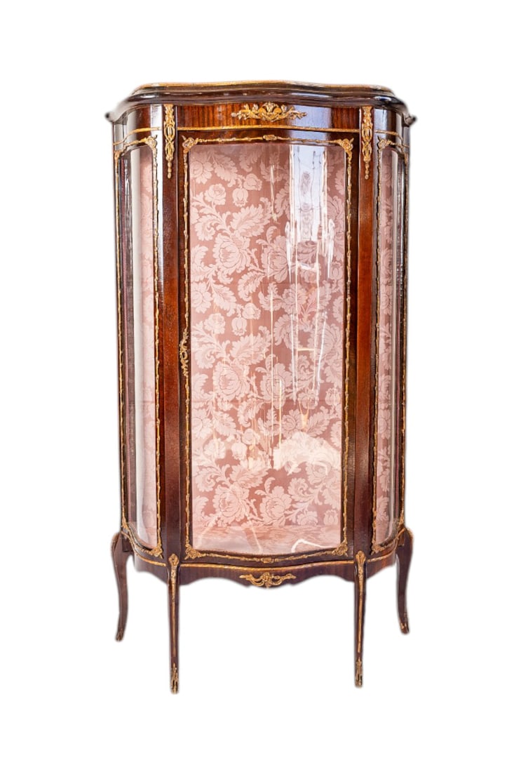 Original Late 19th Century Antique French Louis XV Ormolu Gilt Mahogany & Bronze Display: This exquisite original Late 19th Century French Louis XV Ormolu Gilt Mahogany & Bronze Display Cabinet Vitrine is a striking example of fine craftsmanship and opulent design. Featuring a rich mahogan