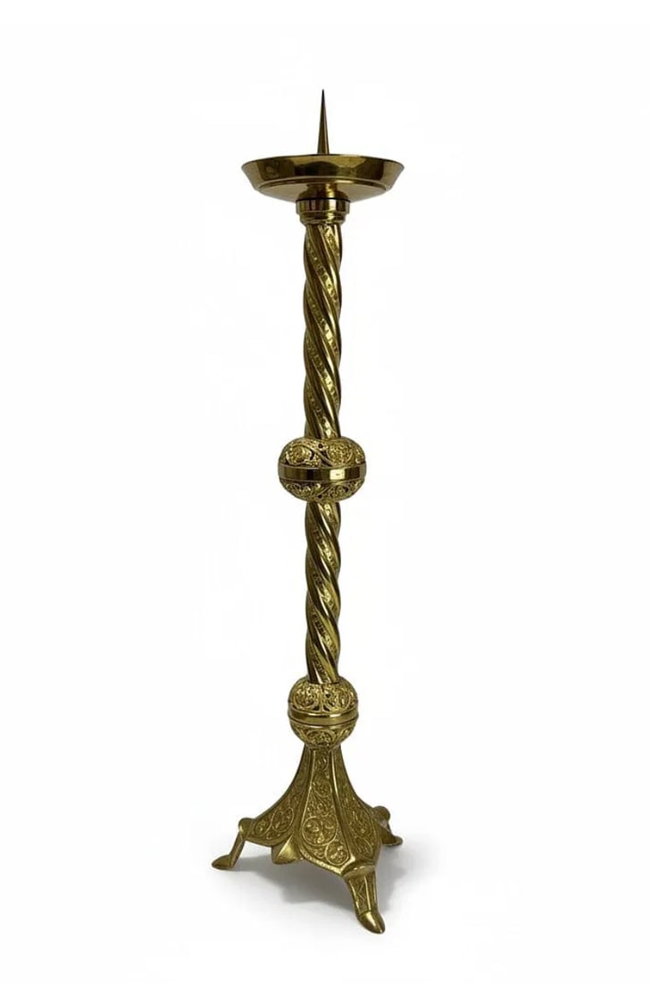 Large 1900c European Brass Barley Twist Candlestick with Engraved Decoration: An elegant antique Victorian brass candlestick dating to circa 1860, featuring a finely detailed barley twist column accented with intricate engraved decoration throughout. This beautifully crafted de