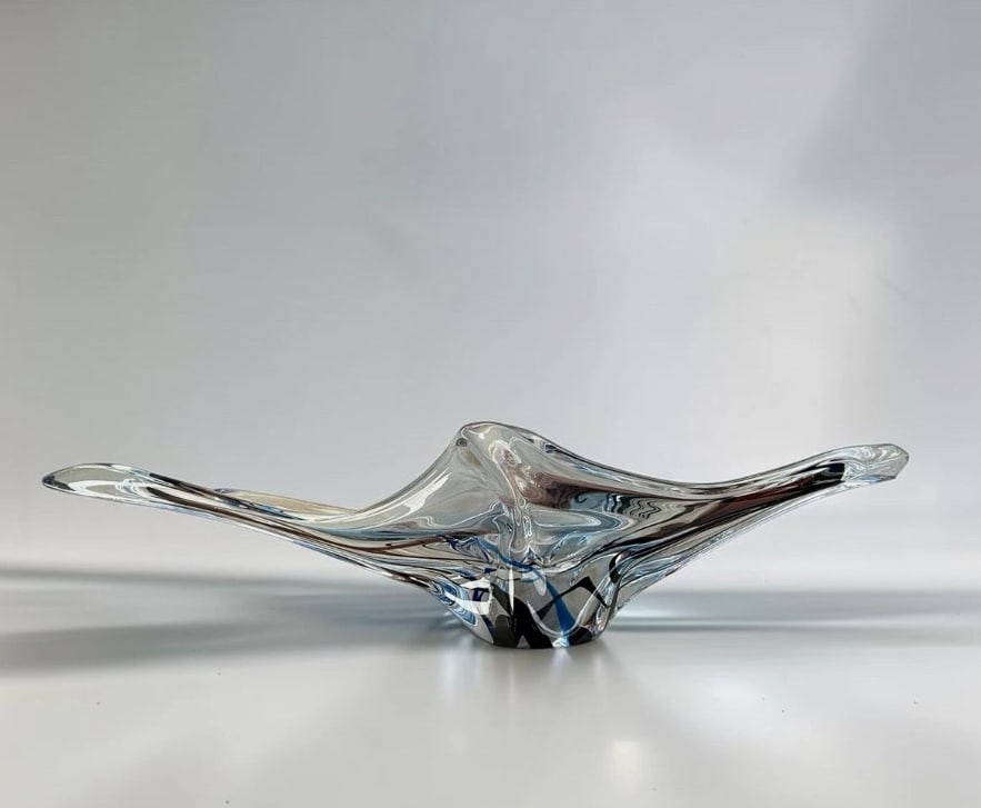 Large Vintage Daum France Crystal Centerpiece Bowl Abstract Art Glass Sculpture: Striking vintage Daum France crystal centerpiece bowl featuring a dramatic free-form silhouette with sweeping elongated sides. The clear crystal is accented with fluid blue details, creating beautiful