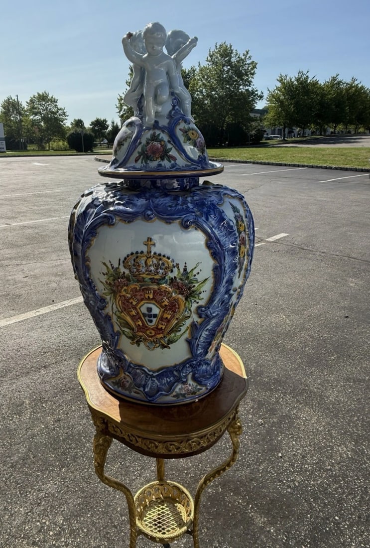 Monumental 29” Vestal Alcobaca Portugal Hand Painted Floor Urn Vase Cherub (1 of 11)