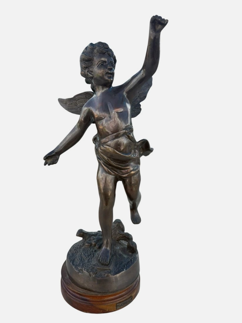 Antique French Moreau Signed Bronze Sculpture Statue Winged Putto Cherub 14.5”: Impressive antique French patinated bronze winged putto / cherub sculpture marked MOREAU, standing approximately 14.5 inches tall.The sculpture depicts an animated winged putto or Cupid with one arm d