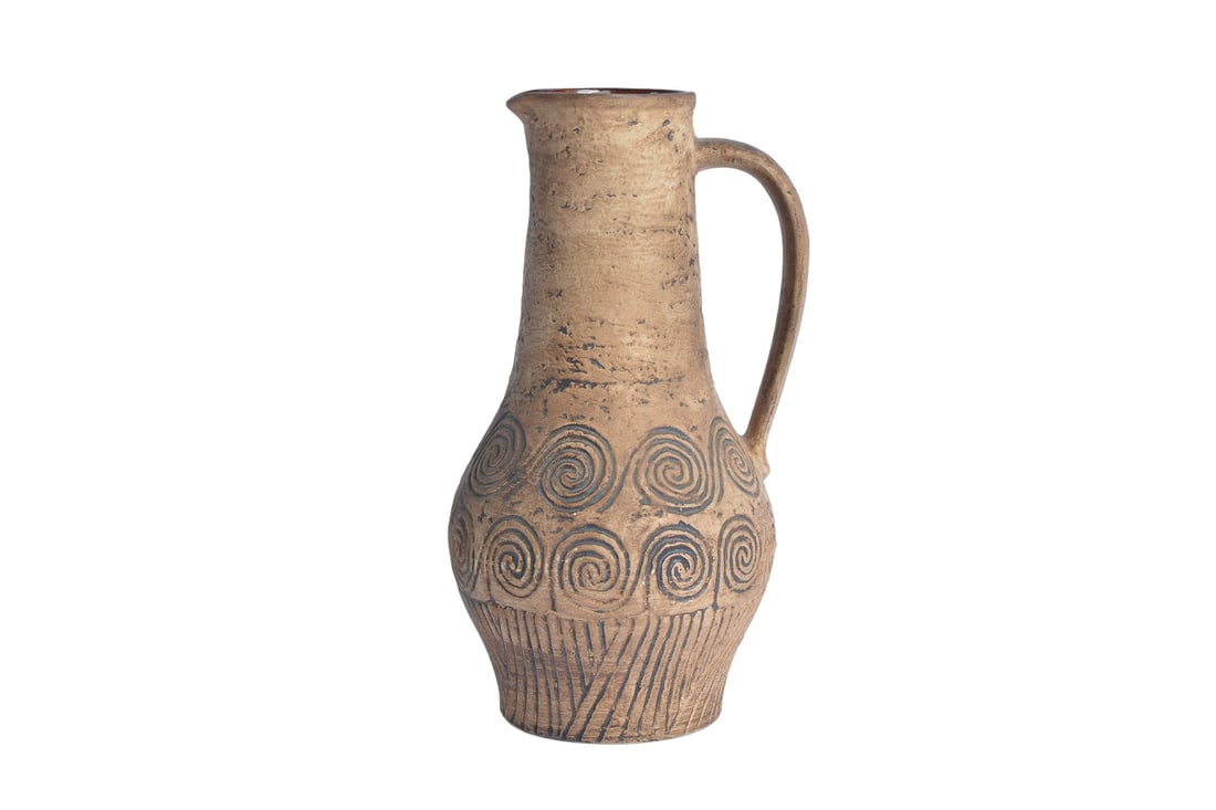 Art Deco Mid Century Ceramic Pottery BAUHAUS Tan Wine Water Pitcher - Signed W. Germany: Art Deco Mid Century Ceramic Pottery BAUHAUS Tan Wine Water Pitcher, bearing the prestigious signature of W. Germany. Crafted with meticulous attention to detail, this piece embodies the sleek lines a