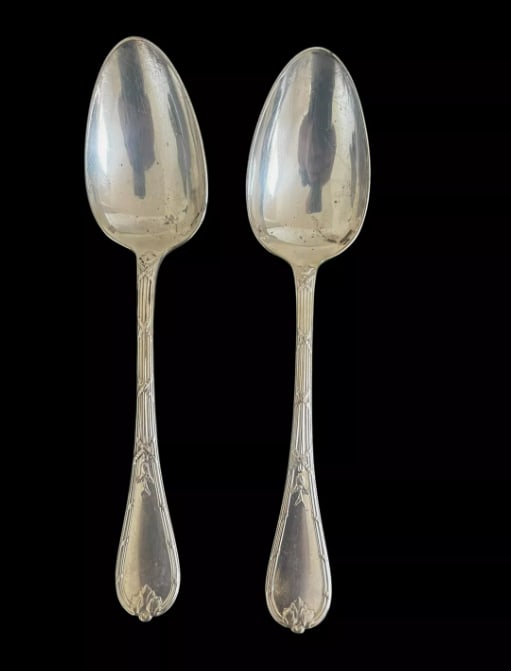 (Pair) 19th Century CHRISTOFLE Cutlery MARLY Flatware Ribbon Pattern Table Spoon Spoons 8 1/2": CHRISTOFLE Cutlery MARLY Flatware Ribbon Pattern Table Spoon Spoons 8 1/2"Add a touch of elegance to your dining experience with this set of two Christofle vintage ribbon pattern table spoons from the