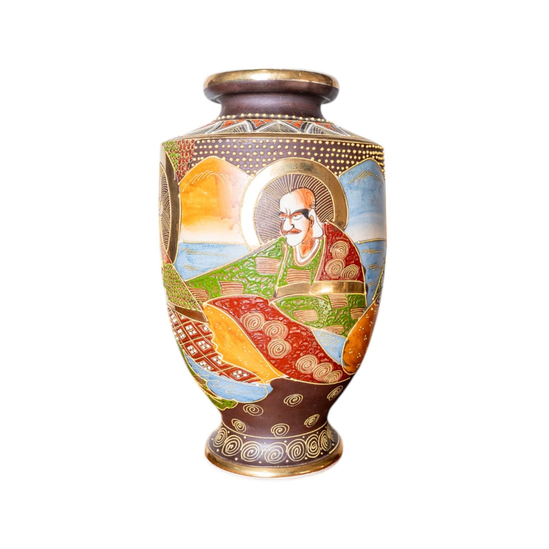 1900s Japenese Hand Painted / Gilt Porcelain Satsuma Vase: This exquisite 1900s Japanese Hand-Painted Gilt Porcelain Satsuma Vase showcases intricate detailing and rich gold accents, reflecting the elegance of traditional Japanese Satsuma artistry. Featuring 