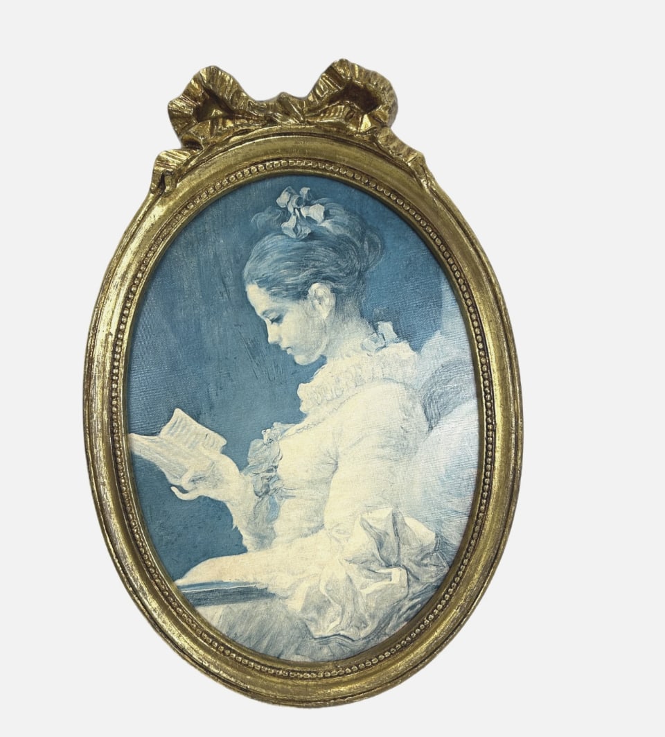 Vintage Oval Gilt Bow Frame 19” French Rococo Style Portrait Picture Frame: Elegant vintage oval gilt picture frame with decorative bow crest, beaded inner border, and classic French Rococo / Louis XVI inspired styling. The frame has a beautiful gold-tone finish with raised o