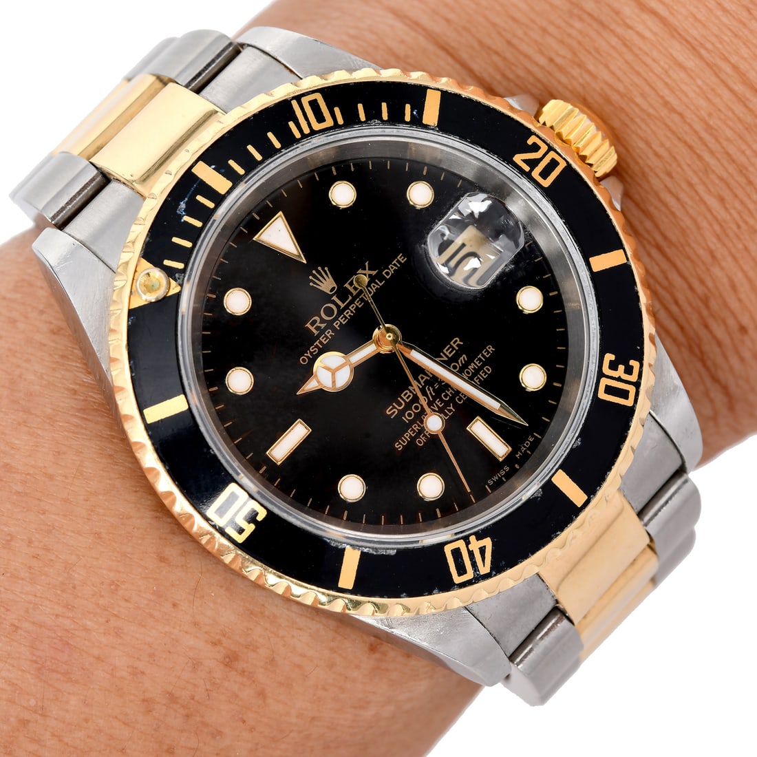 Rolex Submariner Date 16613 18K Yellow Gold Stainless Steel Two-Tone Black Dial Automatic Men's: Item: Rolex Submariner Date 16613 18K Yellow Gold & Stainless Steel Two-Tone Black Dial Automatic Men's Watch 40mm SKU: GIAN-01 Brand: Rolex Model: Submariner Da