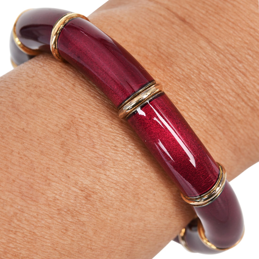 Vintage La Nouvelle Bague Enamel Bangle 18K Yellow Gold Sterling Silver Bracelet 42.7 Grams: Item: Vintage La Nouvelle Bague Enamel Bangle Bracelet SKU: 1300501 Brand: La Nouvelle Bague Metal: 18K Yellow Gold & Sterling Silver Description:<