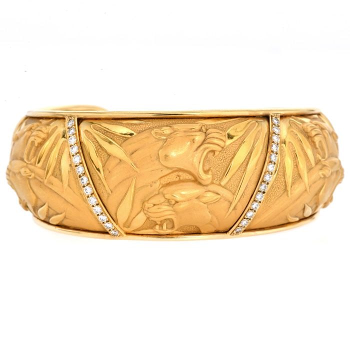 Carrera Y Carrera Diamond 18K Mosaico Panther Cuff Bracelet 49.8 Grams: Carrera y Carrera Diamond 18K Mosaico Panther Cuff Bracelet Details: Designer: Carrera y Carrera (signed) Collection: Mosaico, Panther-inspired design Metal: 18K Yellow Gold with satin matte finish Di