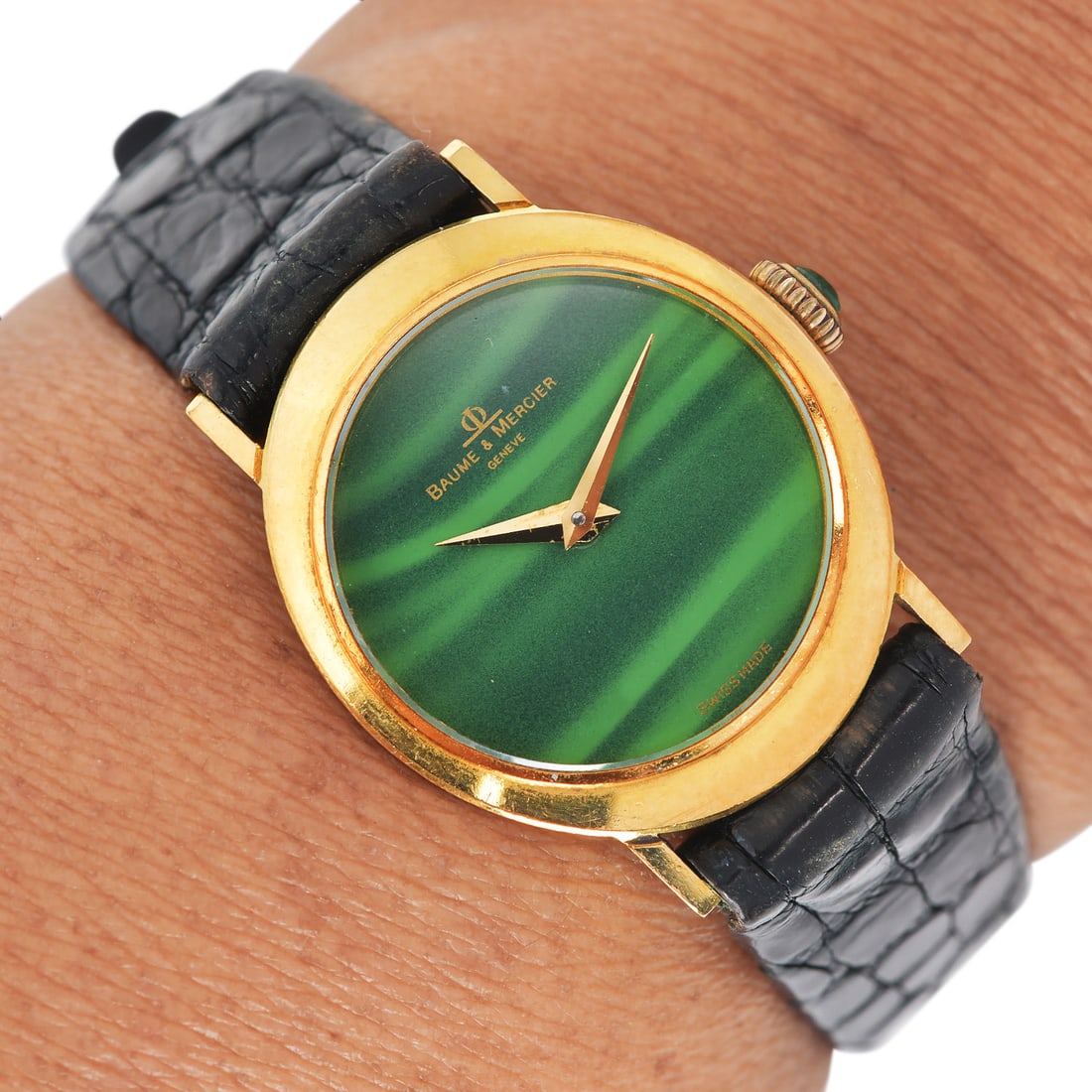 Baume Mercier Malachite 18K Yellow Gold Manual 25mm Ladies Watch: Baume & Mercier Malachite 18K Yellow Gold Ladies Watch Brand: Baume & Mercier Reference: 36645 2 Metal: 18K Yellow Gold Case Size: Approximately 25 mm Movement: Manual winding Dial: Malachite