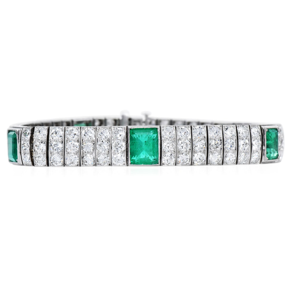 Oscar Heyman Diamond 18.00ct Emerald Platinum Bracelet With Authenticity Paperwork: Oscar Heyman Diamond & Emerald Platinum Bracelet Brand: Oscar Heyman Metal: Platinum Length: Approximately 6.5 inches Total Weight: Ap
