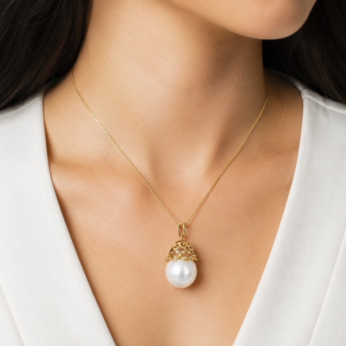 South Sea 16-17mm Pearl Diamond 18K Yellow Gold Drop Pendant Necklace 13 Grams: South Sea Pearl Diamond 18K Yellow Gold Drop Pendant Necklace Metal: 18K Yellow Gold Total Weight: Approximately 13 grams Primary Stone: South Sea Cultured Pearl