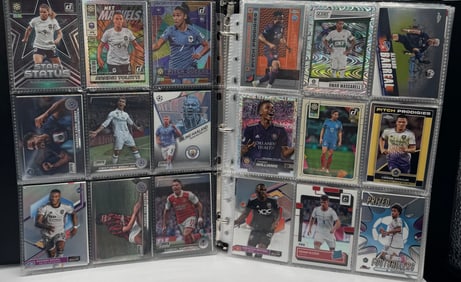 Cristiano Ronaldo, Erling Haaland, Clara Mateo Soccer Cards Binder