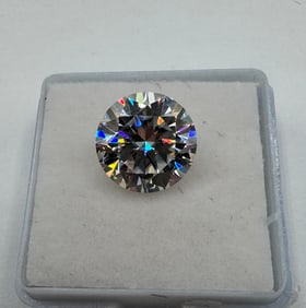 10 CT Moissanite With Certificate Of Authenticity