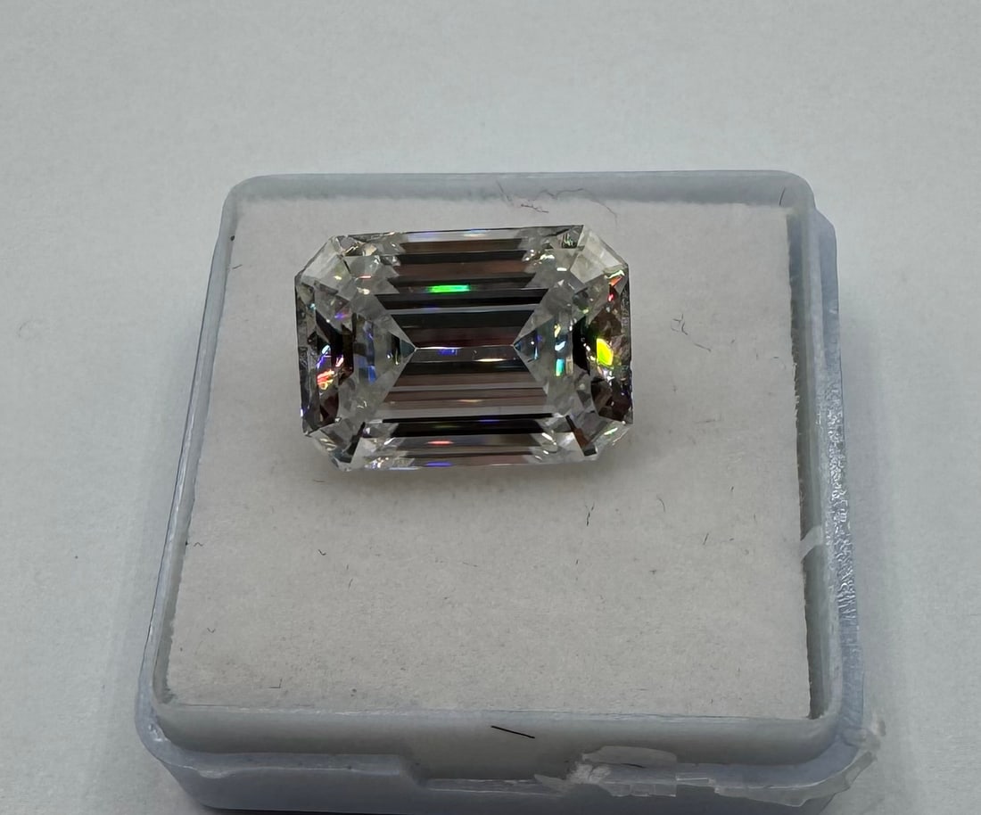 Emerald Cut 10 CT Moissanite With Certificate Of Authenticity: 10 Carats Moissanite Emerald Cut with Certificate Of Authenticity