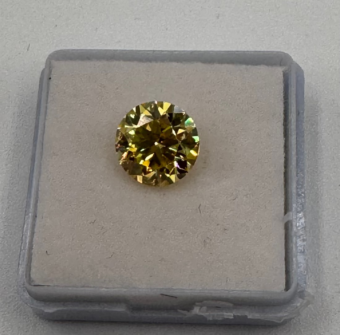 Lemon Yellow Moissanite with Certificate Of Authenticity: 3 Carats Lemon Yellow Moissanite with Certificate Of Authenticity