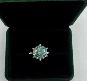 5 Carats Green Moissanite Ring