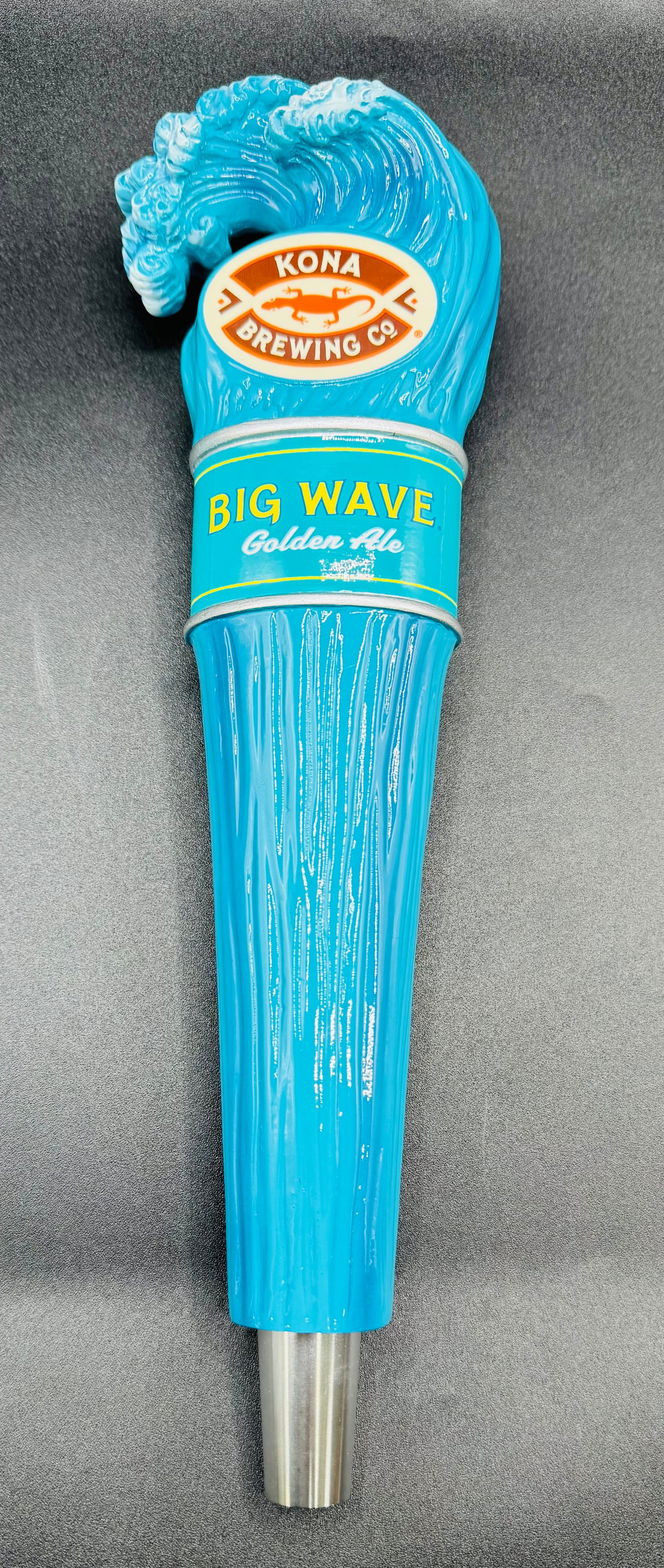 Kona Brewing Big Wave Golden Ale Beer Tap handle: Kona Brewing Big Wave Golden Ale Beer Tap handle. Approx Size: 12 inches