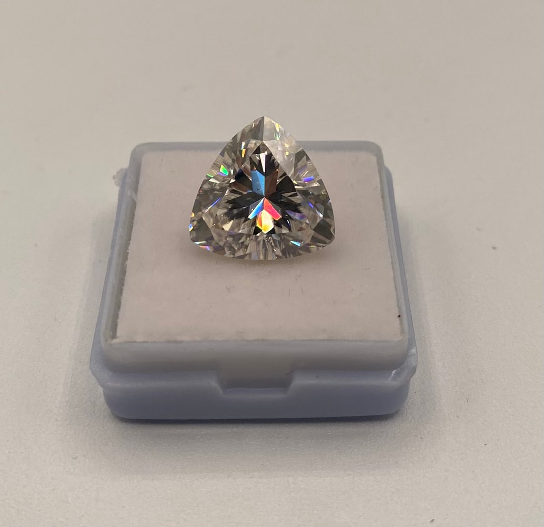 Trillion Cut 10 Carats VVS Moissanite Stone (1 of 2)