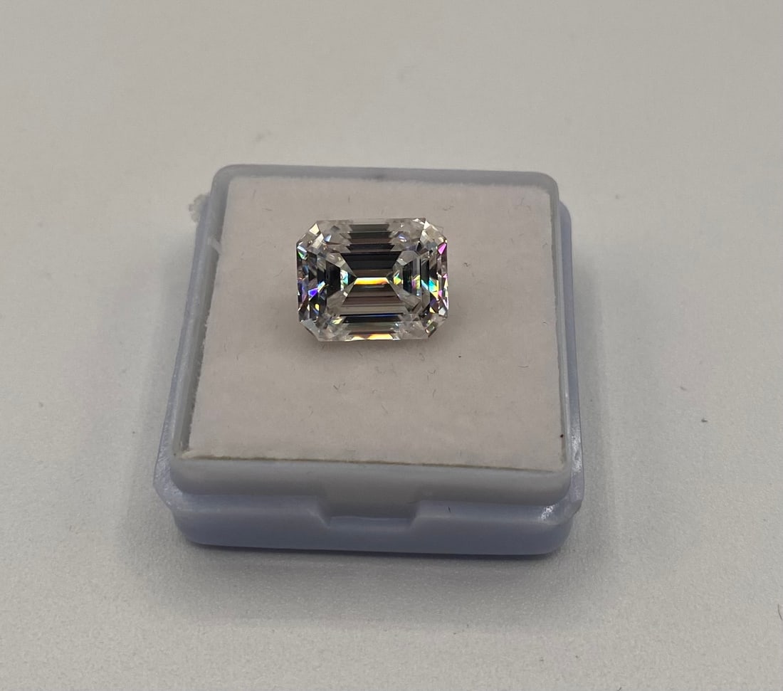 Emerald Cut 5 Carats VVS Moissanite Stone (1 of 3)