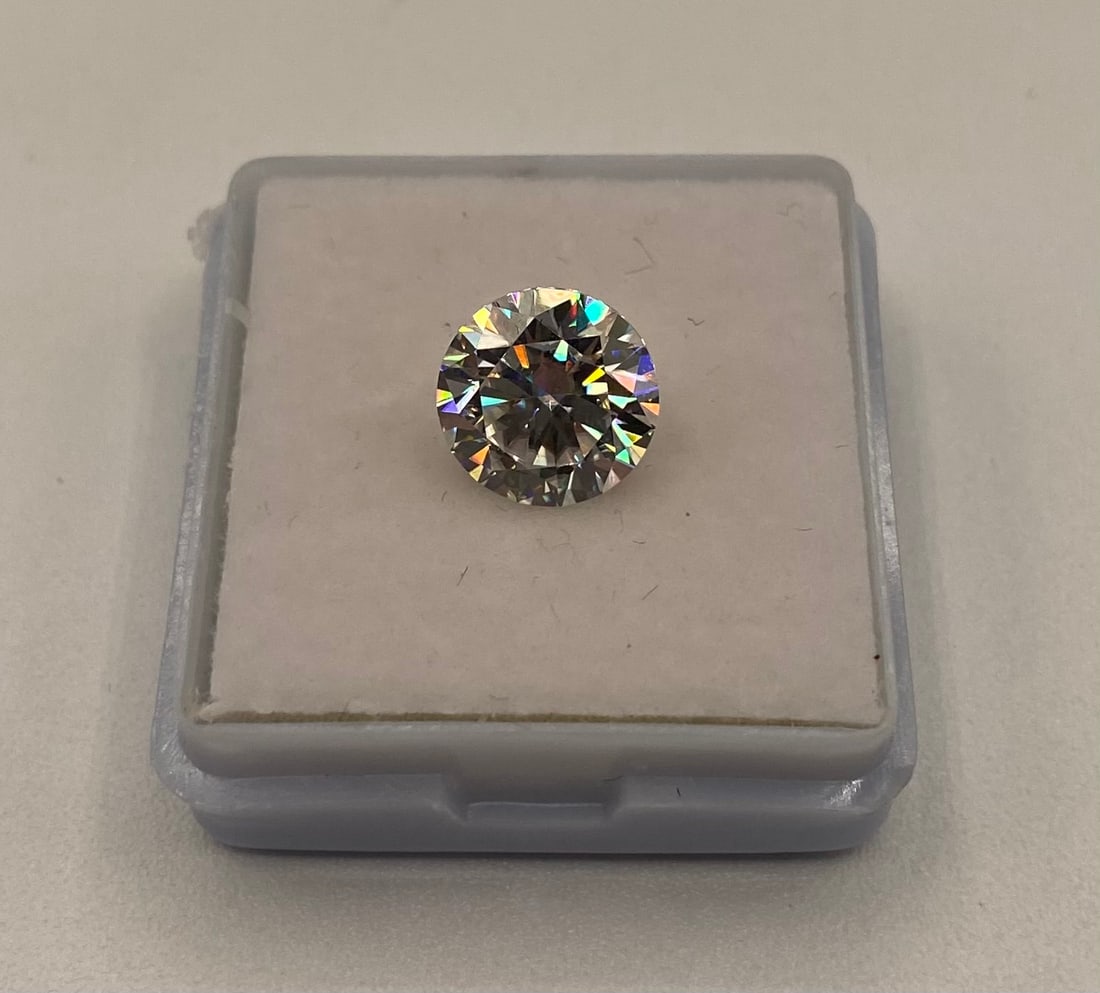 3 Carats VVS Moissanite Stone (1 of 2)