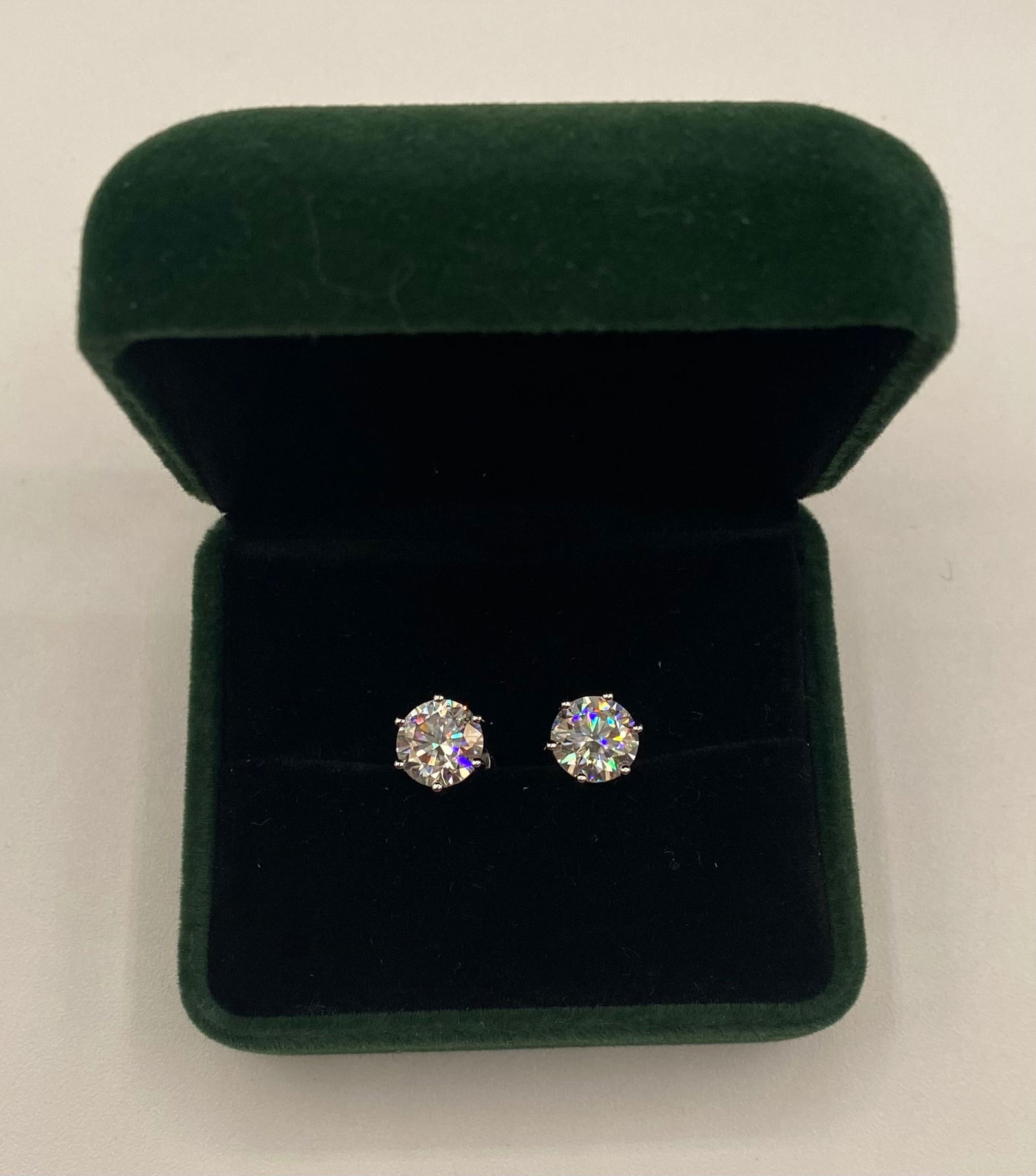 2 Carats VVS Moissanite White Gold Earrings (1 of 3)
